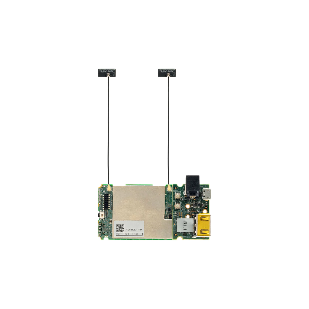 EM11 module with antennas